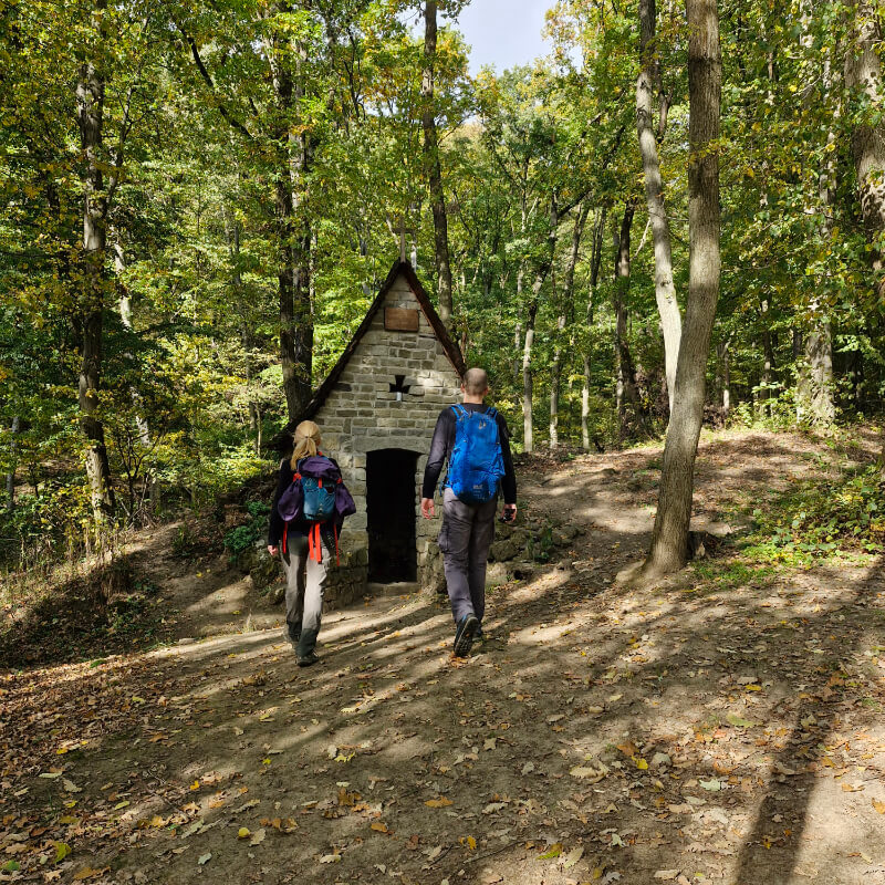 Szent Mihály erdei kápolna