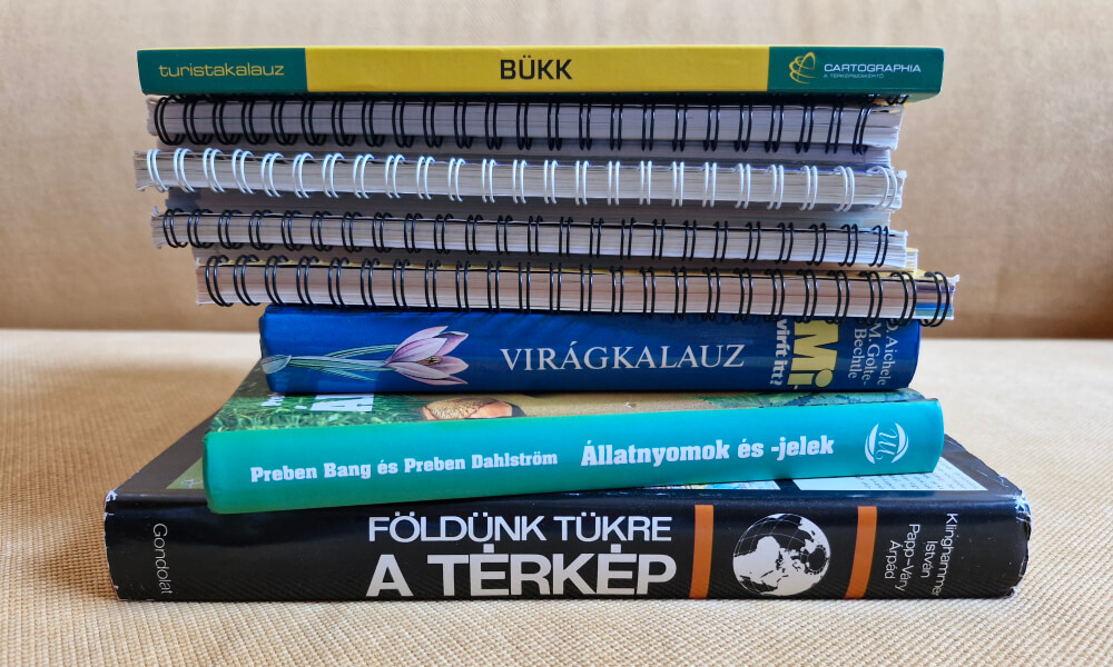 túrázáshoz kapcsolódó könyvek és atlaszok